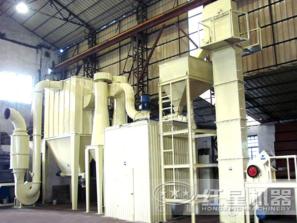 超細(xì)磨粉機(jī)生產(chǎn)現(xiàn)場(chǎng) 超細(xì)磨粉機(jī)生產(chǎn)現(xiàn)場(chǎng)