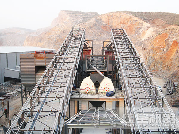 錘式制砂機(jī)安裝現(xiàn)場 錘式制砂機(jī)安裝現(xiàn)場