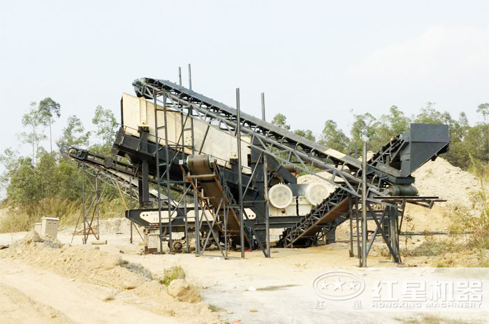 移動式破碎篩分生產(chǎn)線 移動式破碎篩分生產(chǎn)線