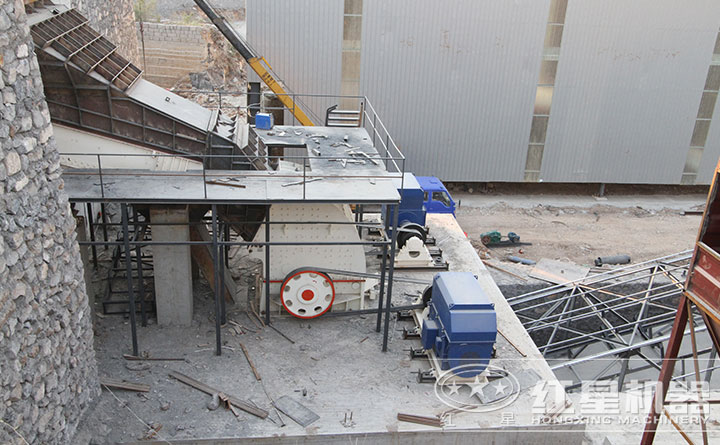 重錘式破碎機(jī)設(shè)備堪當(dāng)一條破碎生產(chǎn)線 重錘式破碎機(jī)設(shè)備堪當(dāng)一條破碎生產(chǎn)線