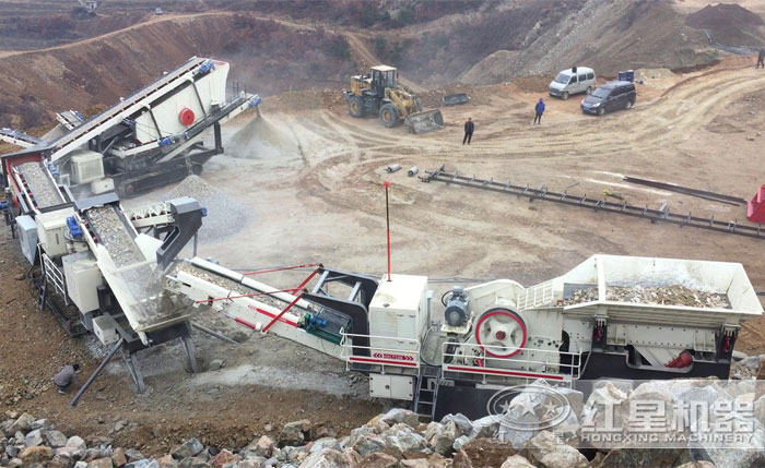 履帶式移動(dòng)粉砂機(jī)工作現(xiàn)場(chǎng) 履帶式移動(dòng)粉砂機(jī)工作現(xiàn)場(chǎng)