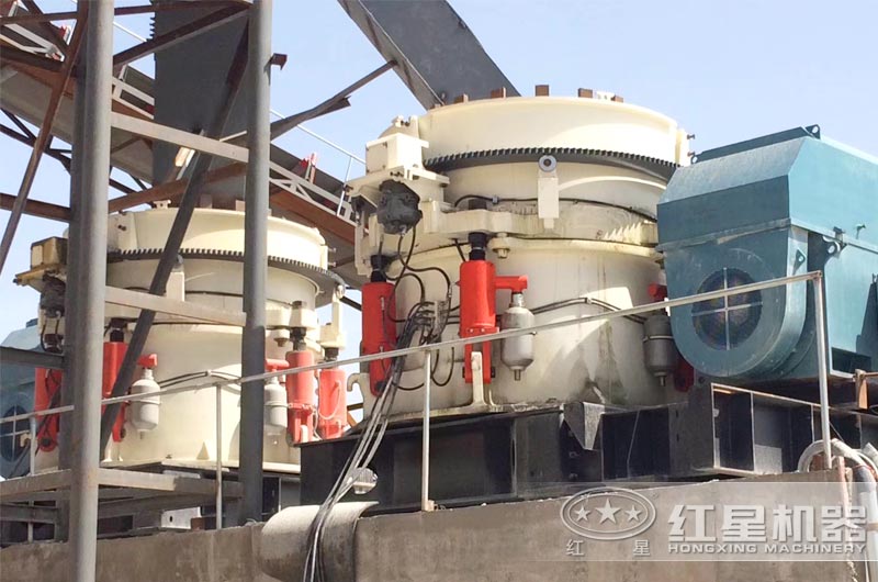 圓錐破碎機(jī)現(xiàn)場 圓錐破碎機(jī)現(xiàn)場