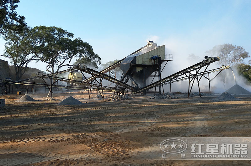 反擊破處理石灰石室外生產(chǎn)現(xiàn)場(chǎng) 反擊破處理石灰石室外生產(chǎn)現(xiàn)場(chǎng)