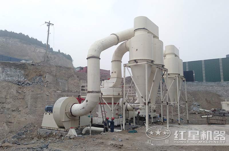 粉磨設(shè)備加工重晶石生產(chǎn)現(xiàn)場(chǎng) 粉磨設(shè)備加工重晶石生產(chǎn)現(xiàn)場(chǎng)