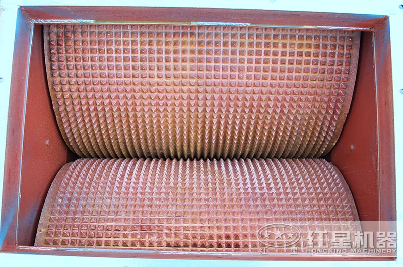 制砂選對(duì)輥破碎機(jī)還是沖擊式制沙機(jī)？