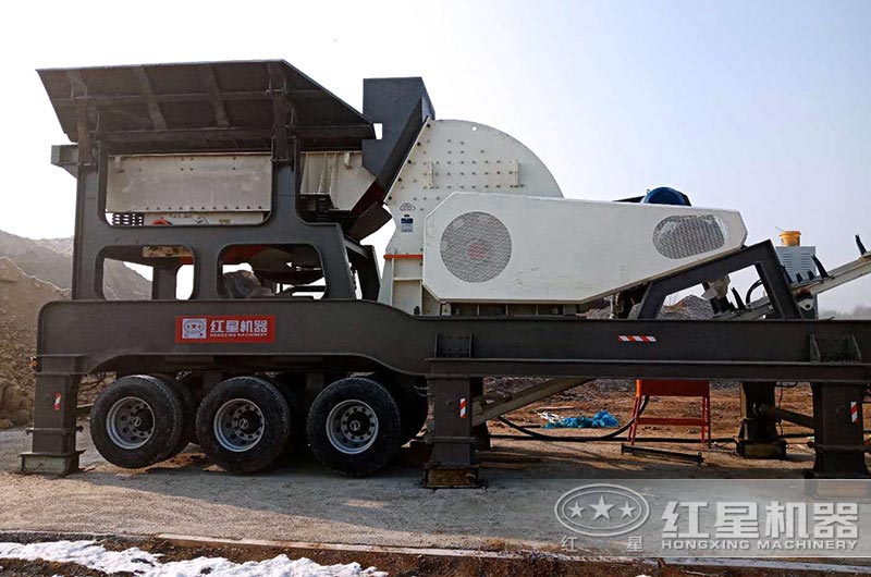 紅星移動式錘破制沙機(jī)安裝現(xiàn)場 紅星移動式錘破制沙機(jī)安裝現(xiàn)場