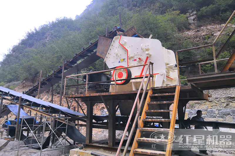 反擊式破碎機工作現(xiàn)場圖片 反擊式破碎機工作現(xiàn)場圖片