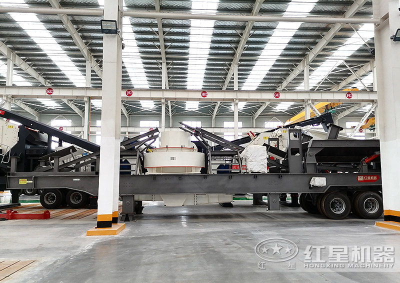 移動(dòng)小型制砂機(jī)要多少錢，一小時(shí)產(chǎn)量多少噸（附視頻）