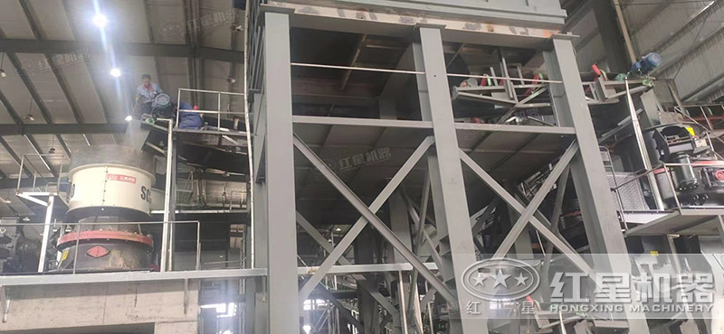 時(shí)產(chǎn)300噸花崗巖制砂生產(chǎn)現(xiàn)場(chǎng)-圓錐破/制砂機(jī) 時(shí)產(chǎn)300噸花崗巖制砂生產(chǎn)現(xiàn)場(chǎng)-圓錐破/制砂機(jī)